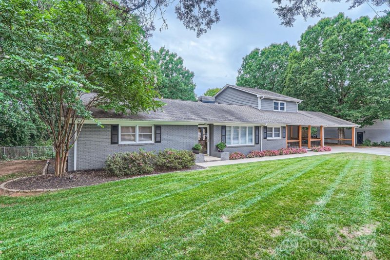 Property image 3 at 2535 Rea Road, Charlotte, NC 28226