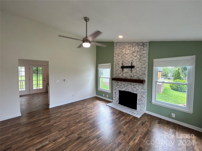 Property image 2 at 125 Marina Lane, Mooresville, NC 28117