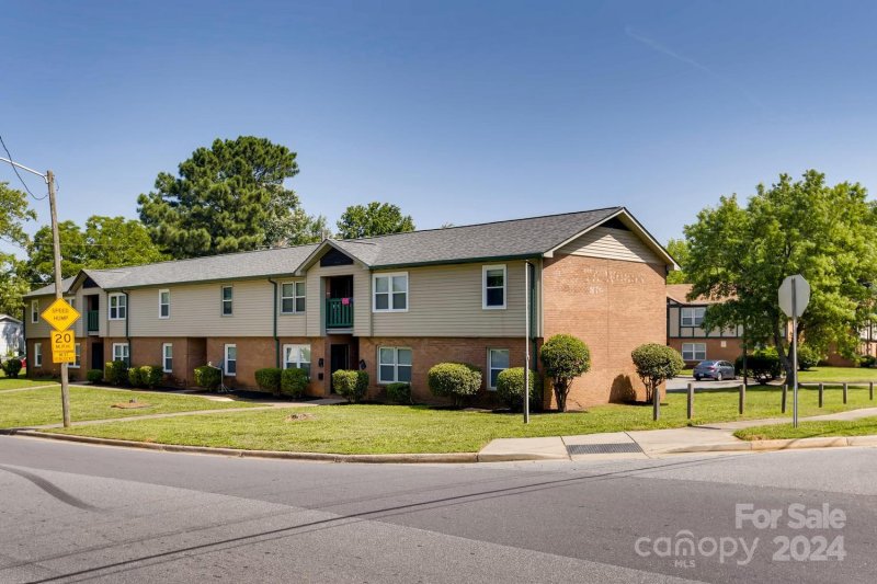 2607 Cedarhurst Drive