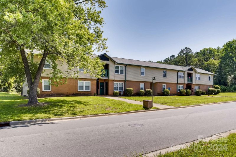 Property image 2 at 2607 Cedarhurst Drive, Charlotte, NC 28269