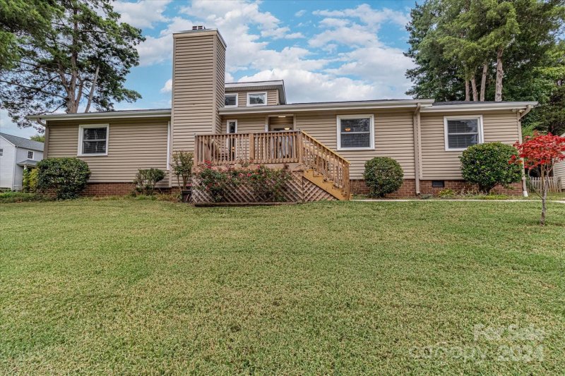Property image 3 at 10926 Treebark Drive, Charlotte, NC 28226