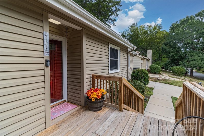 Property image 5 at 10926 Treebark Drive, Charlotte, NC 28226