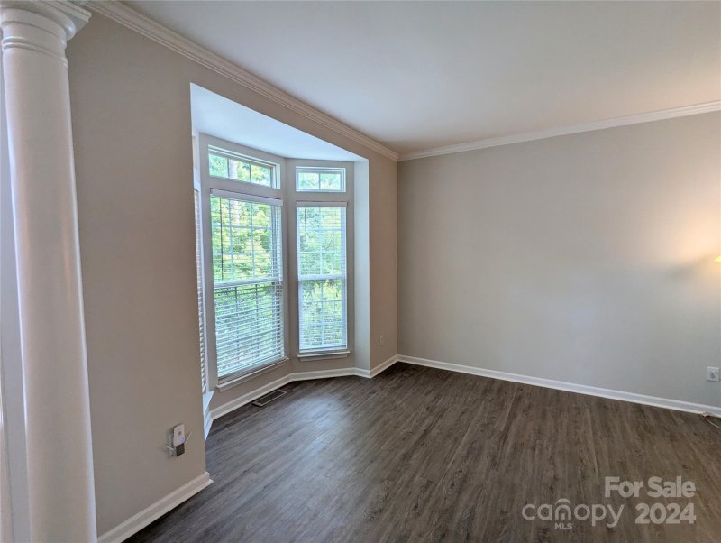 Property image 5 at 2000 Mt Isle Harbor Drive, Charlotte, NC 28214