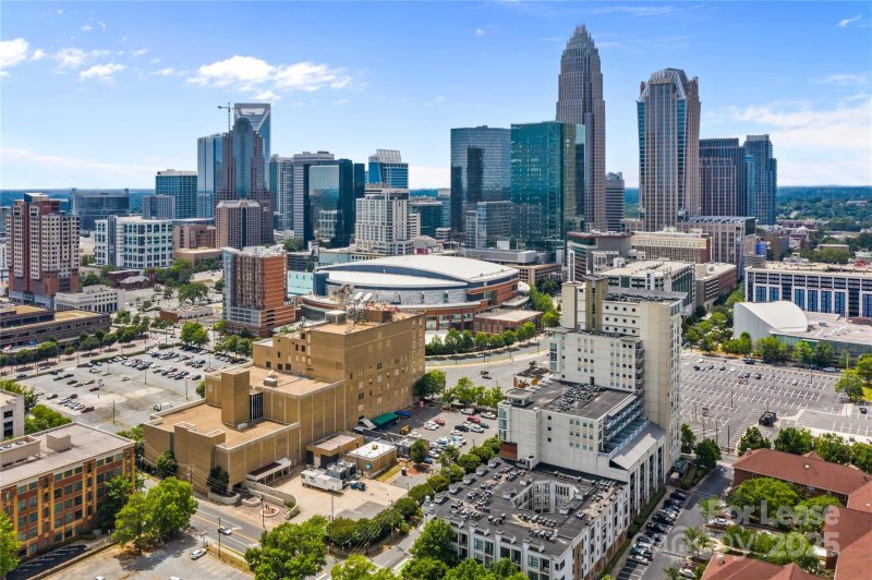 Property image 3 at 525 E 6th Street, Charlotte, NC 28202