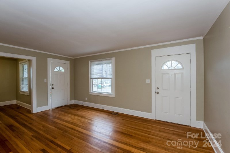 Property image 2 at 1844 Garibaldi Avenue, Charlotte, NC 28208