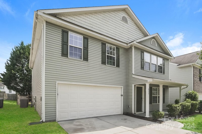 Property image 4 at 6235 Stonefort Court, Charlotte, NC 28216