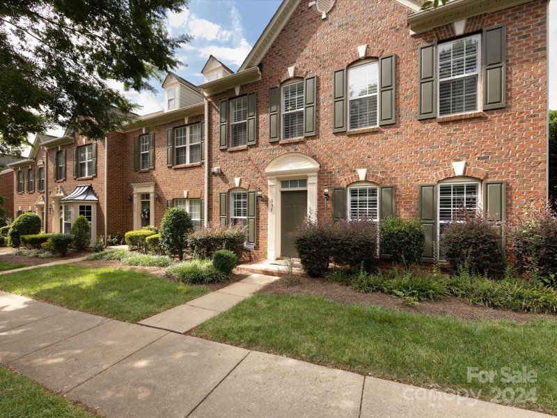 Property image 2 at 637 Beaty Street, Davidson, NC 28036