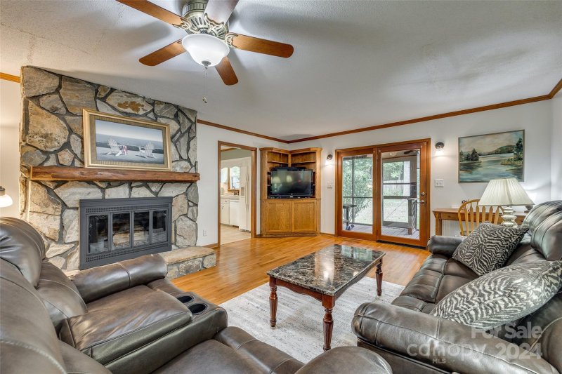 Property image 4 at 136 Webbed Foot Road, Mooresville, NC 28117