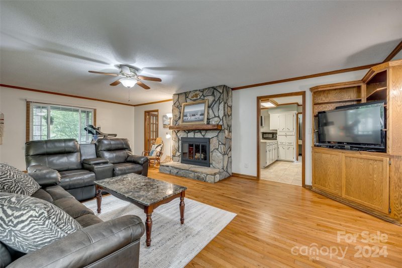 Property image 5 at 136 Webbed Foot Road, Mooresville, NC 28117