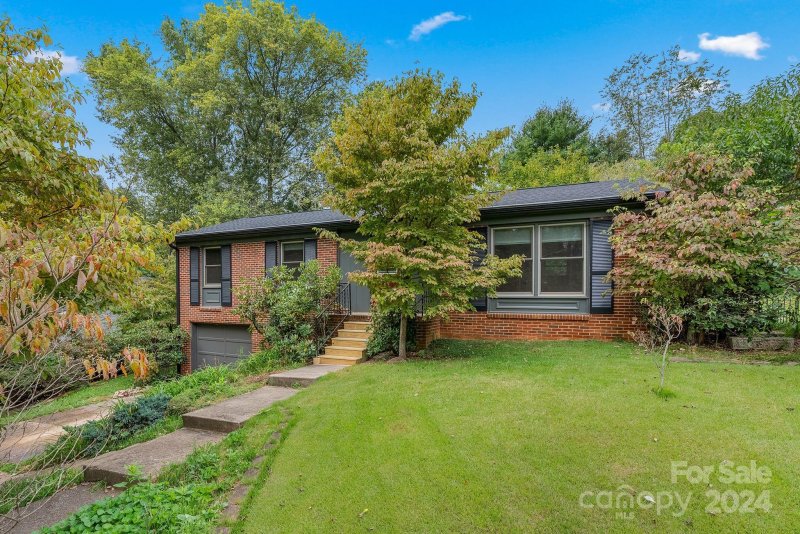 Property image 5 at 310 Foxcroft Drive, Asheville, NC 28806