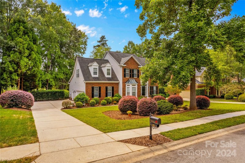 Property image 2 at 129 Lockerbie Lane, Mooresville, NC 28115