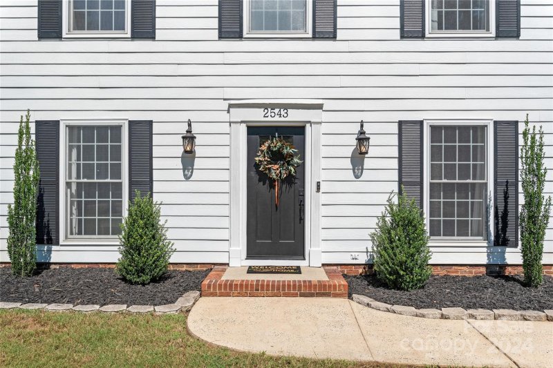 Property image 2 at 2543 Clearkirk Court, Matthews, NC 28105