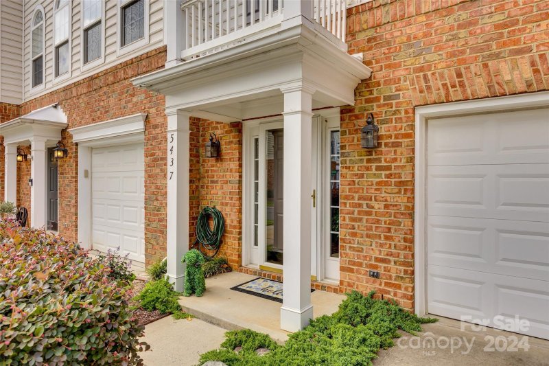 Property image 2 at 5437 Werburgh Street, Charlotte, NC 28209