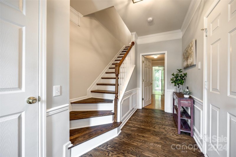 Property image 4 at 5437 Werburgh Street, Charlotte, NC 28209
