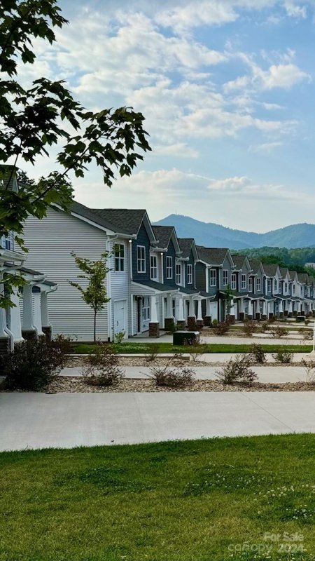 Property image 4 at 23 Cain Hollow Way, Asheville, NC 28806