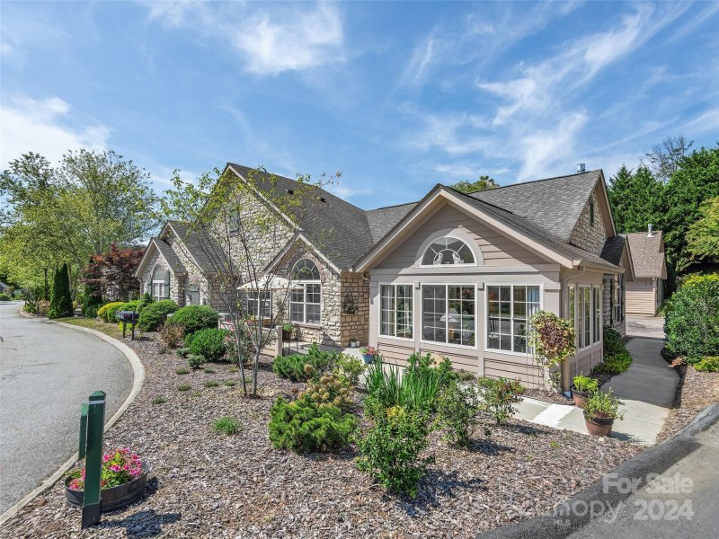 Property image 2 at 38 Mountain Meadow Circle, Weaverville, NC 28787