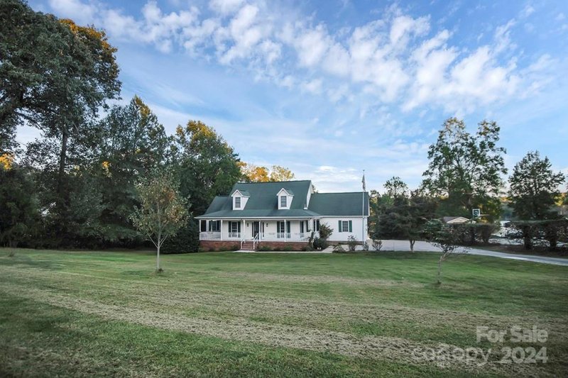 Property image 3 at 210 Harbor Point Drive, Cherryville, NC 28021