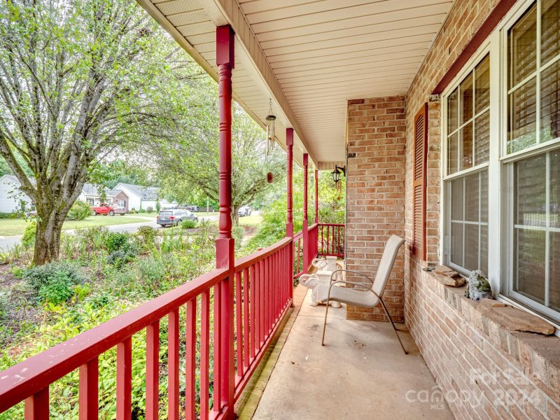 Property image 3 at 100 S Padali Court, Mount Holly, NC 28120