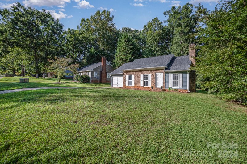 Property image 4 at 8721 Mission Hills Road, Charlotte, NC 28227