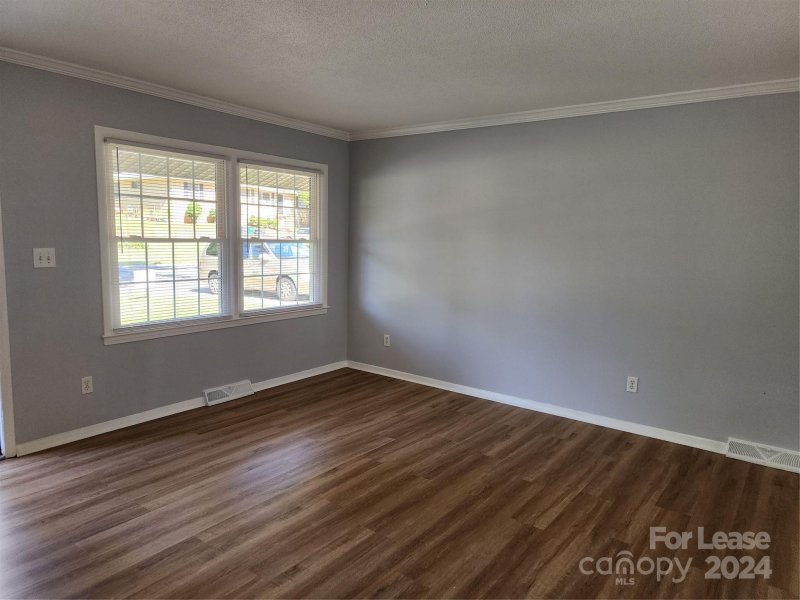 Property image 2 at 4917 Highlake Drive, Charlotte, NC 28215