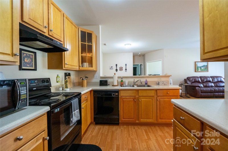 Property image 4 at 9811 Hyde Glen Court, Charlotte, NC 28262