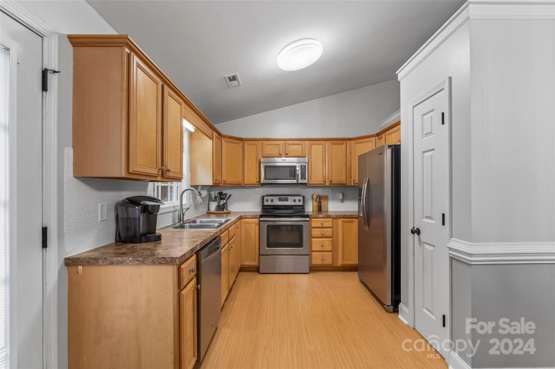 Property image 5 at 2310 39th Avenue Court, Hickory, NC 28601