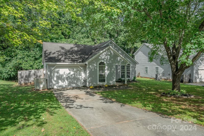Property image 3 at 8425 Cullingford Lane, Charlotte, NC 28216