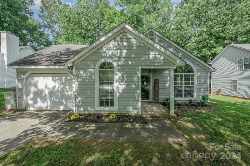Property image 4 at 8425 Cullingford Lane, Charlotte, NC 28216