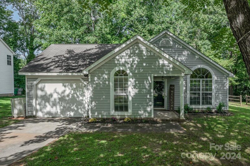 Property image 5 at 8425 Cullingford Lane, Charlotte, NC 28216