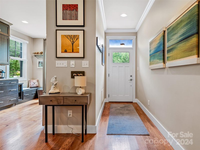 Property image 3 at 30 Meadow Village Lane, Asheville, NC 28803