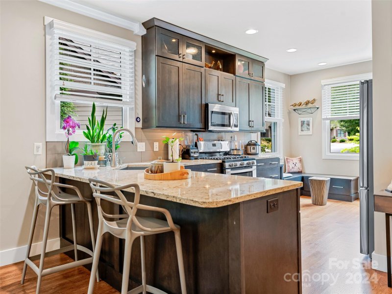 Property image 4 at 30 Meadow Village Lane, Asheville, NC 28803