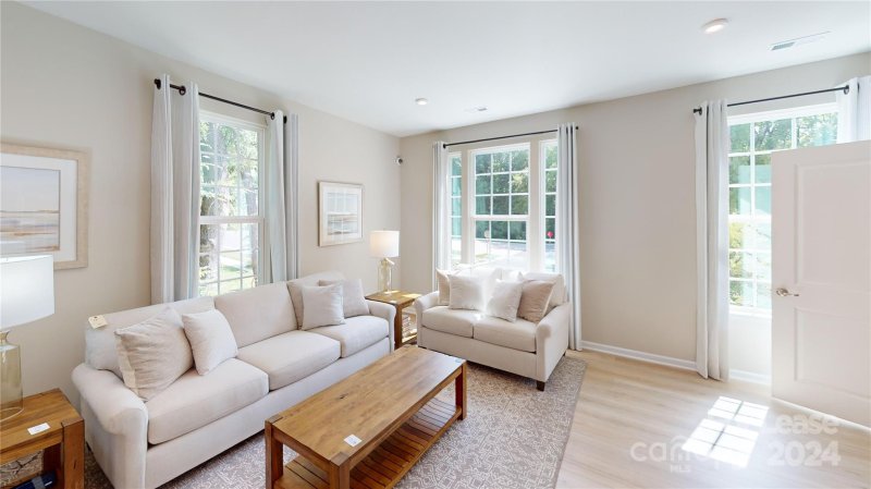 Property image 2 at 4129 Edenborn Lane, Charlotte, NC 28208