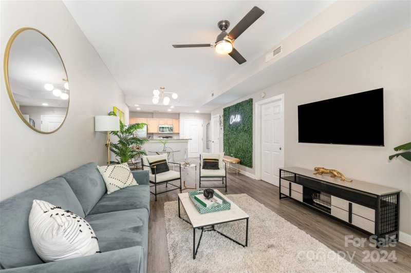 Property image 3 at 718 W Trade Street, Charlotte, NC 28202