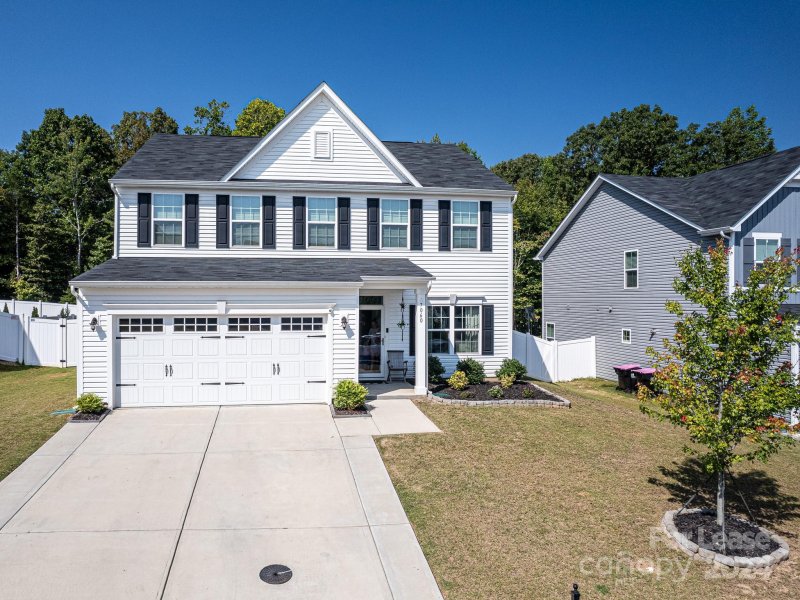 Property image 2 at 7060 Kenyon Drive, Denver, NC 28037