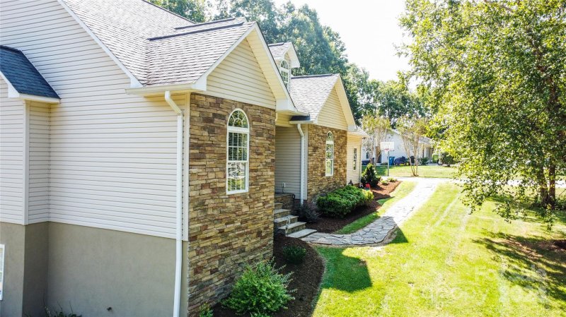 Property image 3 at 104 Horse Shoe Lane, Morganton, NC 28655