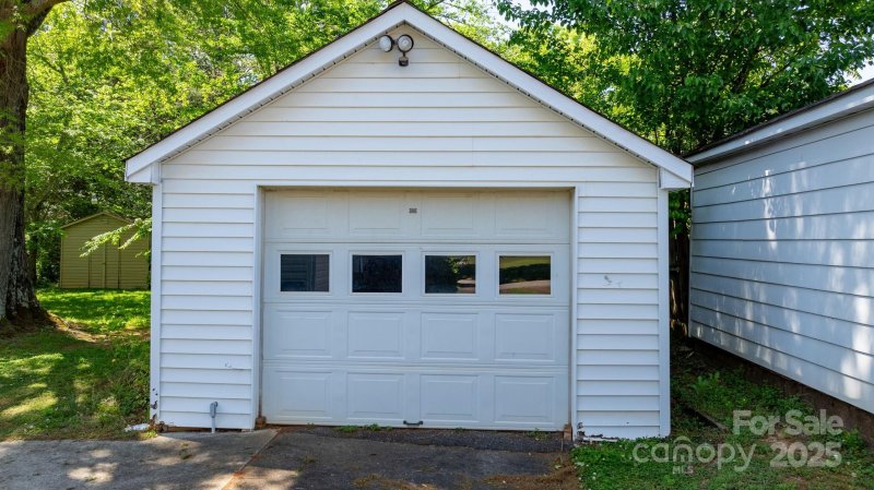 Property image 3 of 112 S 2nd Avenue in Boyd Heights, Maiden, NC 28650