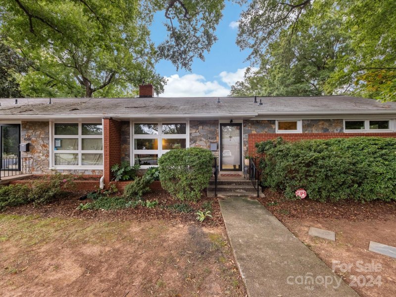Property image 2 at 4503 Woodlark Lane, Charlotte, NC 28211