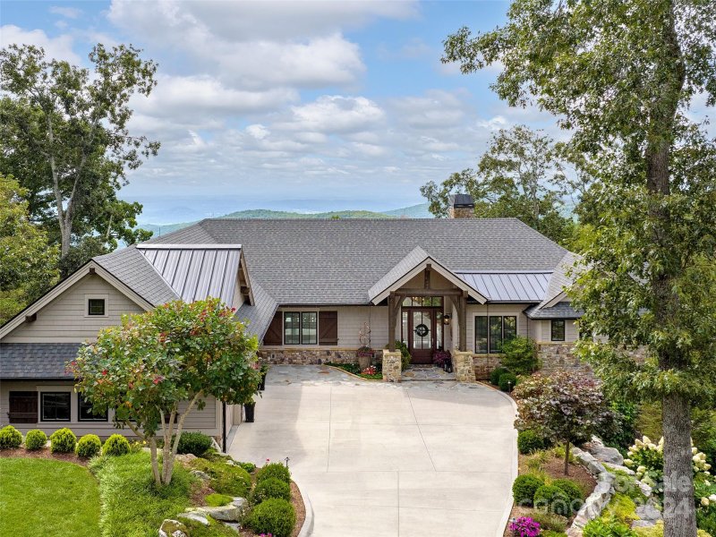 Property image 2 at 236 Summerset Drive, Hendersonville, NC 28792