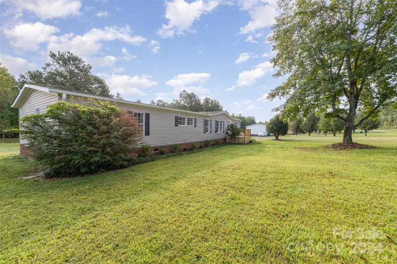 Property image 4 at 4728 Irish Potato Road, Kannapolis, NC 28083