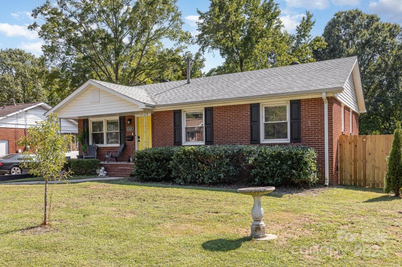 Property image 2 at 4431 Westridge Drive, Charlotte, NC 28208