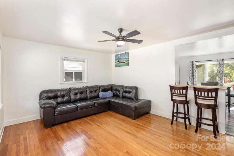 Property image 3 at 4431 Westridge Drive, Charlotte, NC 28208