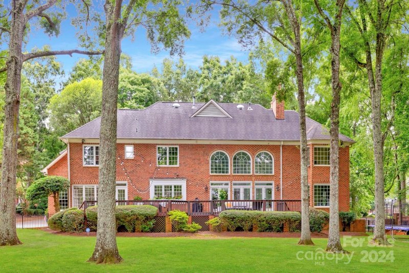 Property image 2 at 5240 Sunningdale Drive, Charlotte, NC 28277