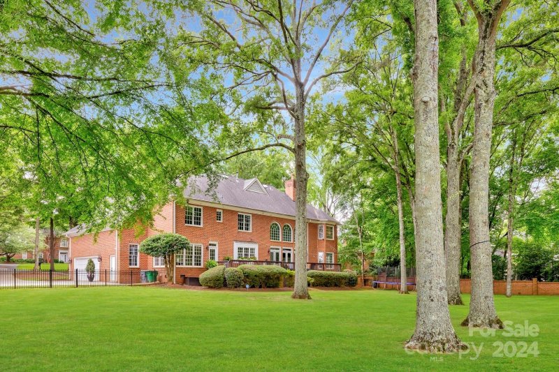 Property image 3 at 5240 Sunningdale Drive, Charlotte, NC 28277