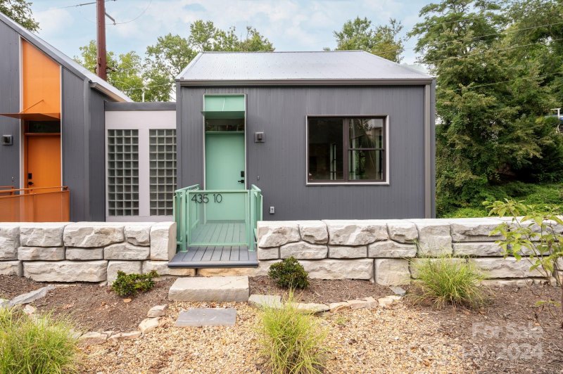 435 W Haywood Street