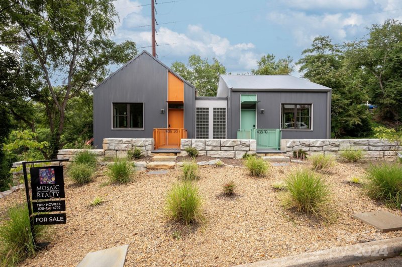 Property image 2 at 435 W Haywood Street, Asheville, NC 28801