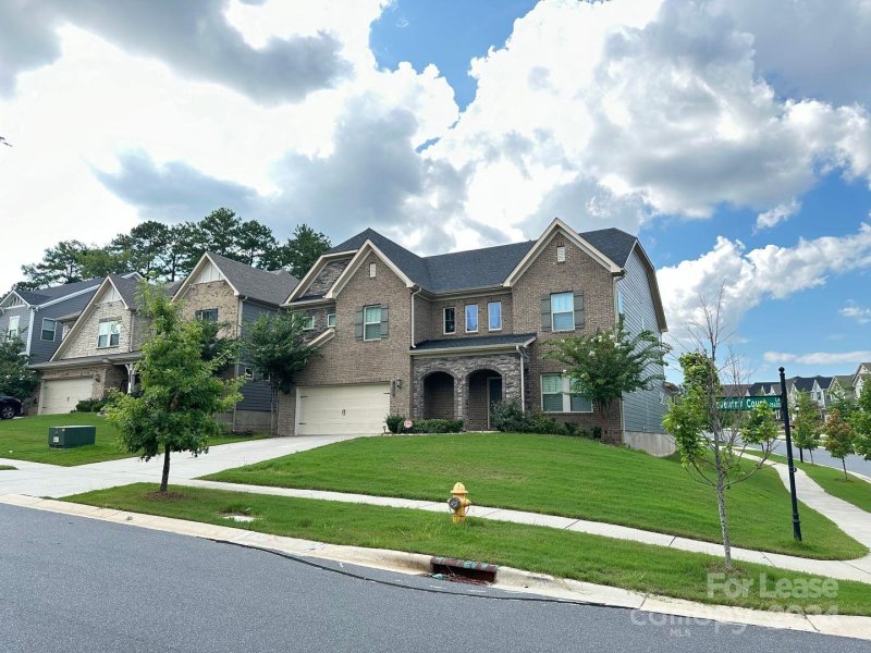 15602 Coventry Court Lane