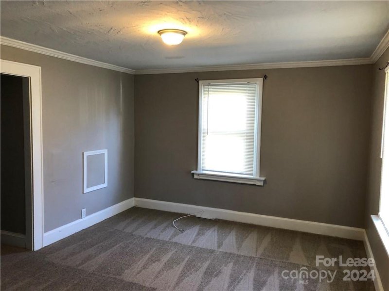 Property image 2 at 1715 W Davidson Avenue, Gastonia, NC 28052