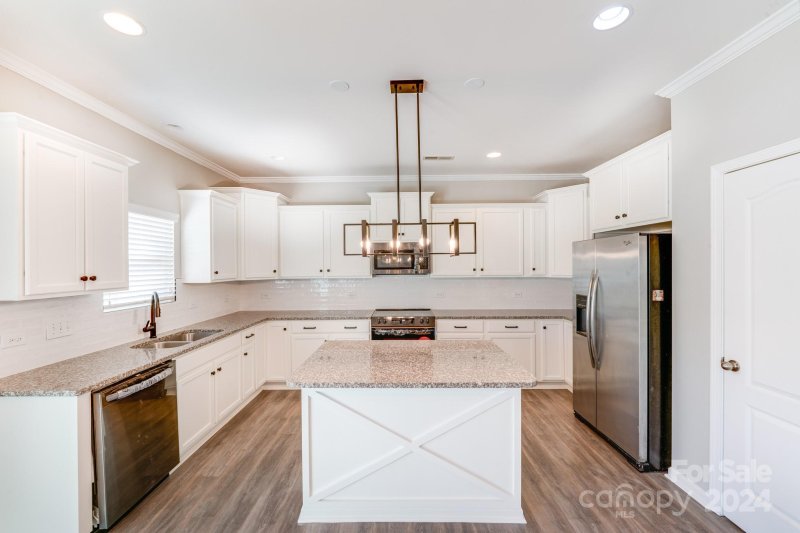 Property image 3 at 13315 Hunting Birds Lane, Charlotte, NC 28278