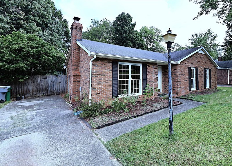 Property image 2 at 6007 Scots Bluff Drive, Charlotte, NC 28227