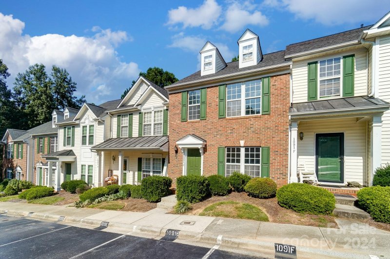 Property image 3 at 1091 Cramerton Village Drive, Cramerton, NC 28032